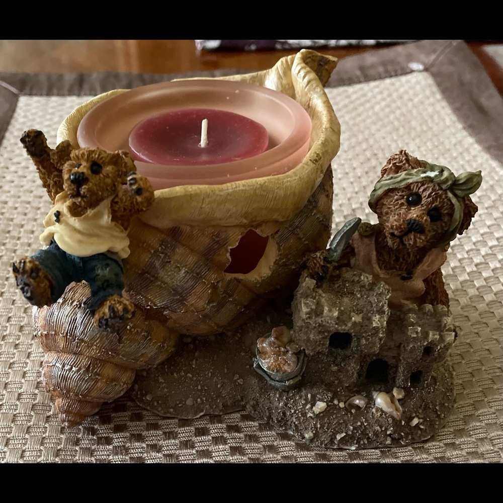 Boyds Bears & Friends Bail and Hutch Wheee!!! 1998  candle holder sea shell sand